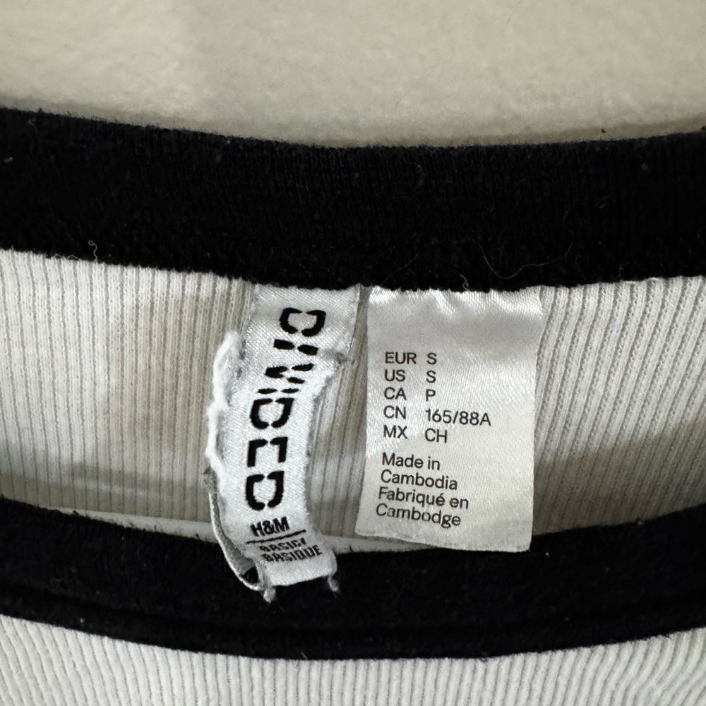 Divided Monochrome Ribbed Top - Picture 2 of 4